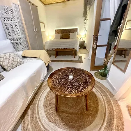 Arcos De Tarifa, Casco Historico, Aparcamiento *